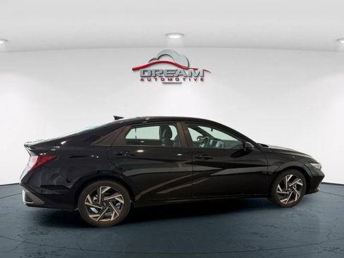Used 2025 Hyundai Elantra Sport FWD image 20