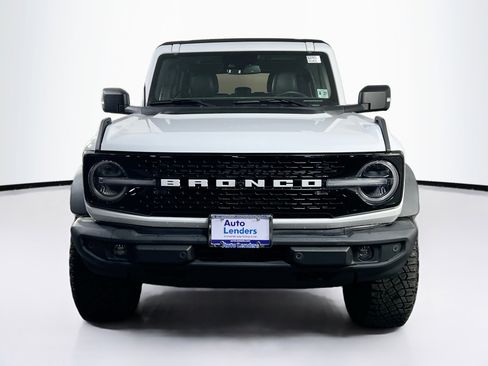 Used 2022 Ford Bronco Wildtrak image 2