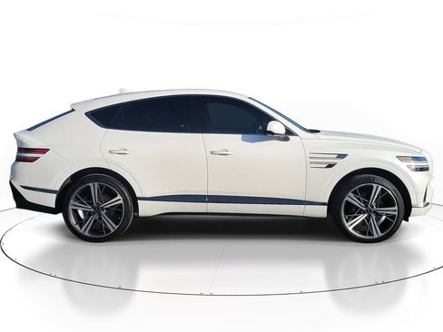 Used 2025 Genesis GV80 3.5T e-SC AWD/4WD image 3