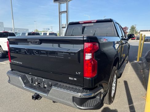 Used 2025 Chevrolet Silverado 1500 LT w/ Convenience Package II AWD/4WD image 6