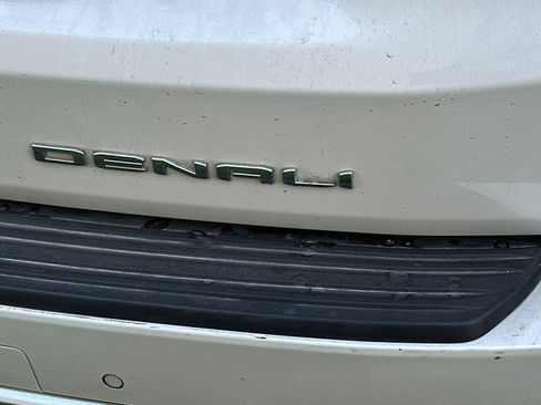 Used 2022 GMC Yukon Denali image 7