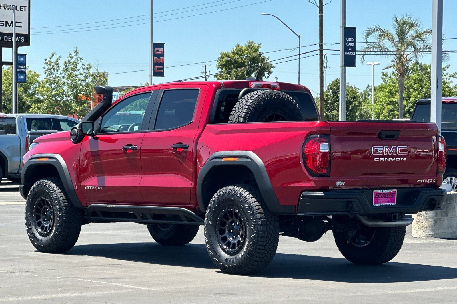 Used 2026 GMC Canyon AT4X w/ AT4X AEV Edition AWD/4WD image 7