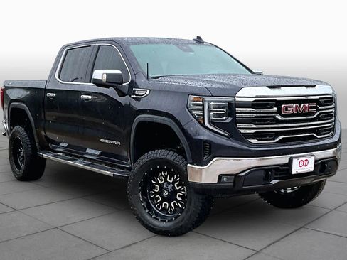 Used 2023 GMC Sierra 1500 SLT AWD/4WD image 3