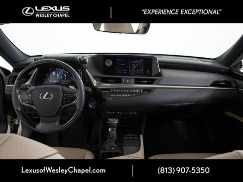 Used 2020 Lexus ES 300h w/ Premium Package FWD image 17