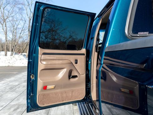 Used 1996 Ford F350 4dr 168.4 WB SRW 4WD image 32