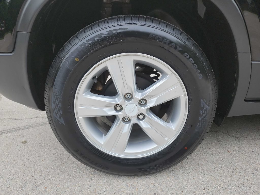 Used 2020 Chevrolet Trax LS w/ Tint and Cruise Package FWD image 12