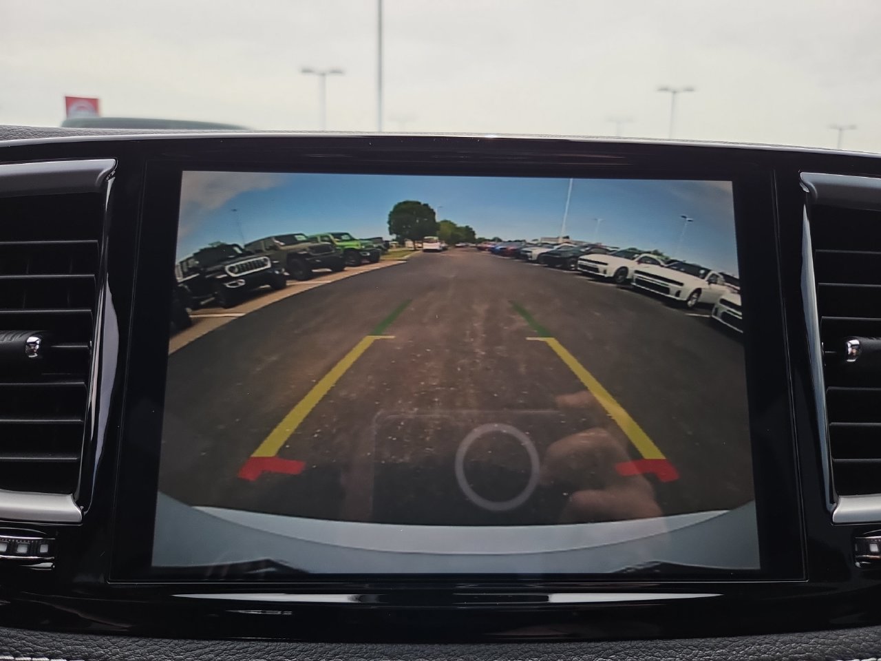 New 2027 Chrysler Pacifica Select w/ Family Tech Group FWD image 26