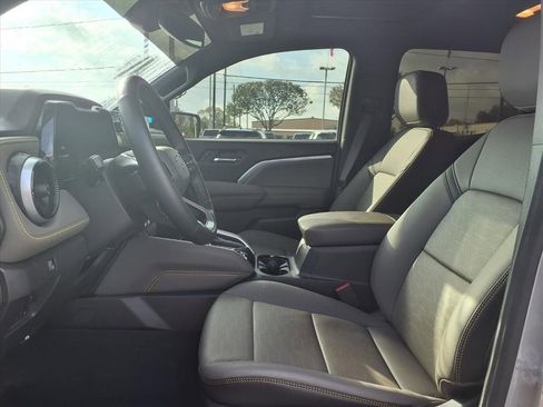 Used 2025 Chevrolet Colorado ZR2 image 17