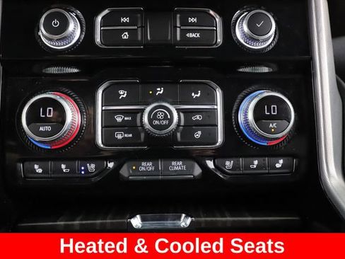 Used 2024 GMC Yukon Denali w/ Advanced Technology Package AWD/4WD image 4