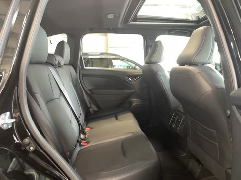 Used 2025 Subaru Forester Limited AWD/4WD image 22