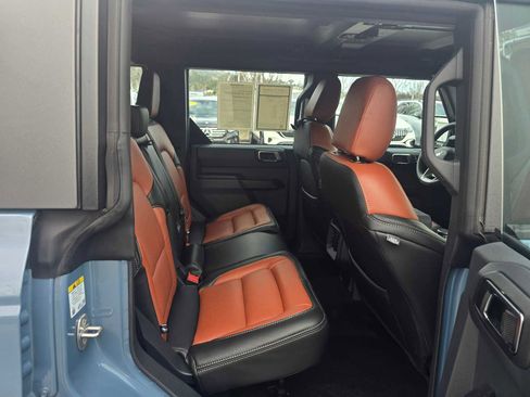 Used 2025 Ford Bronco Base image 13