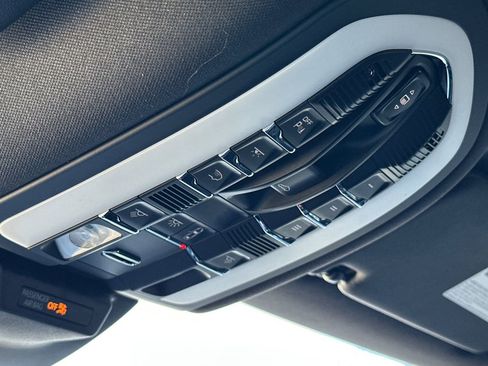 New 2026 Porsche Macan image 21