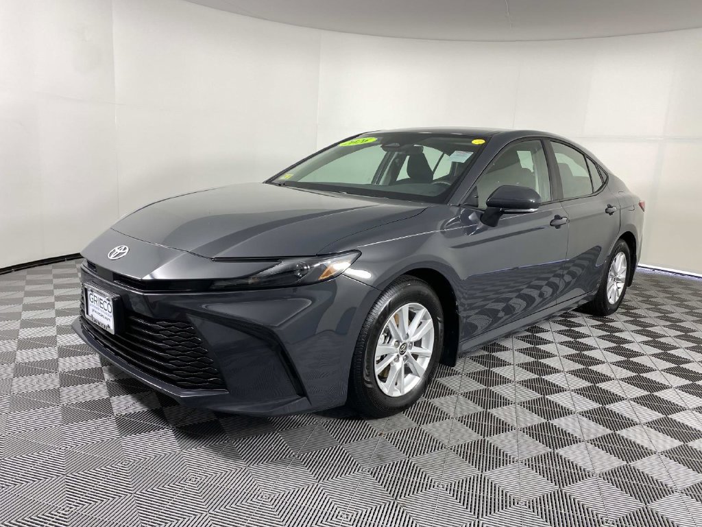 Used 2026 Toyota Camry LE w/ Convenience Package FWD image 4