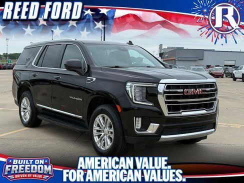 Used 2024 GMC Yukon SLT AWD/4WD image 1