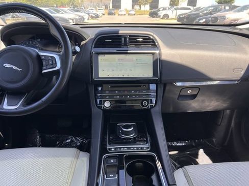 Used 2020 Jaguar F-PACE Prestige AWD/4WD image 17