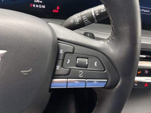 Used 2024 Cadillac XT4 Premium Luxury FWD image 12