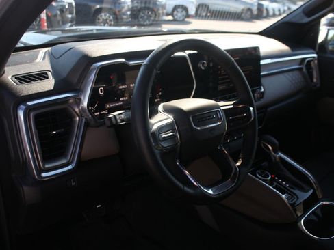 Used 2024 GMC Canyon Denali AWD/4WD image 16