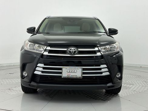 Used 2019 Toyota Highlander Limited FWD image 6