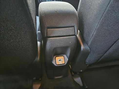 Used 2020 Jeep Renegade Latitude w/ UConnect 8.4 Nav Group image 18