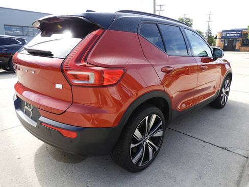 Used 2021 Volvo XC40 P8 Recharge w/ Advanced Package AWD/4WD image 9