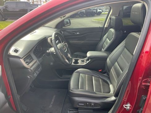 Used 2023 GMC Acadia Denali w/ Denali Ultimate Package image 8