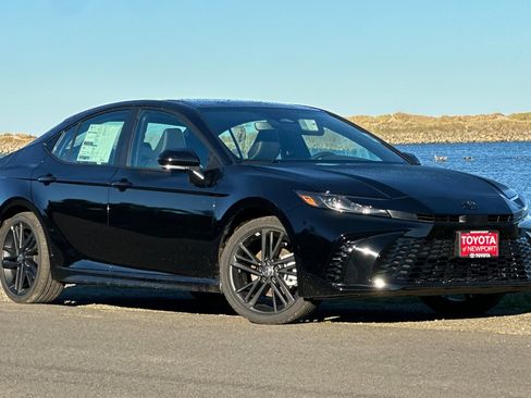 New 2026 Toyota Camry Hybrid w/ Multimedia Upgrade Package image 2