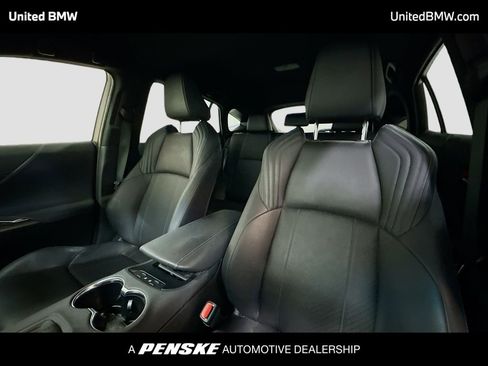 Used 2021 Toyota Venza XLE w/ Softex Package image 5