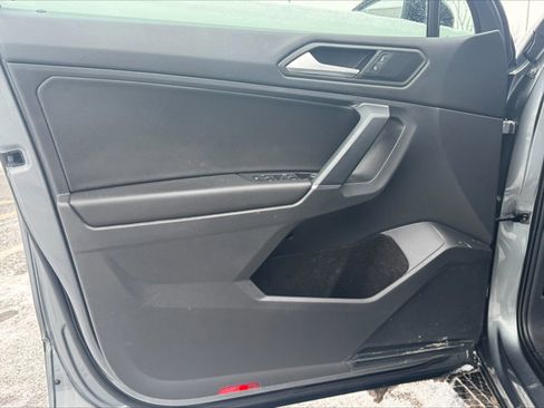 Used 2020 Volkswagen Tiguan SE R-Line image 10
