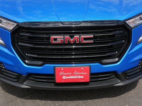 Used 2024 GMC Terrain SLE w/ Driver Convenience Package AWD/4WD image 8