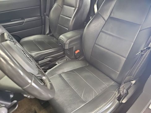 Used 2016 Jeep Patriot High Altitude AWD/4WD image 14