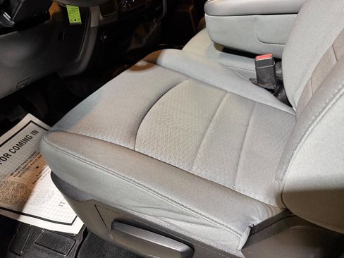 Used 2013 RAM 2500 Tradesman w/ Chrome Appearance Group image 39