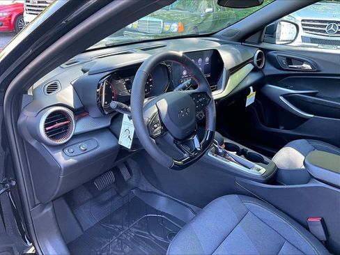 New 2026 Chevrolet Trax RS w/ Sunroof Package FWD image 9