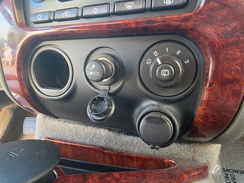 Used 2007 GMC Envoy SLT image 38