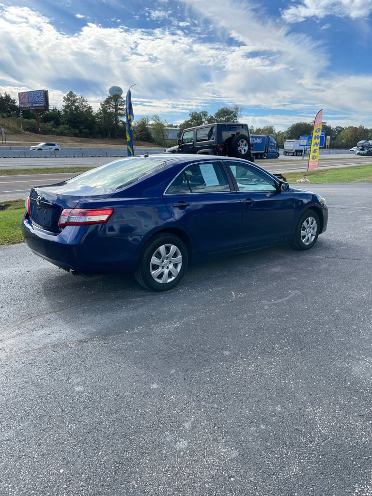 Used 2011 Toyota Camry LE FWD image 5