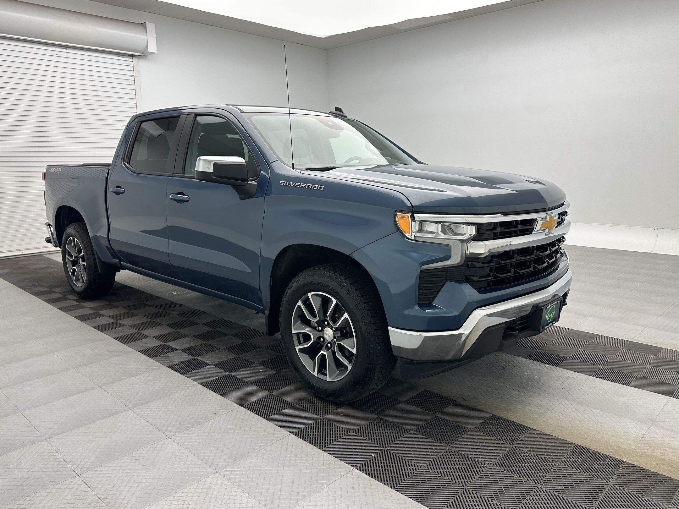 Certified 2024 Chevrolet Silverado 1500 LT AWD/4WD image 7