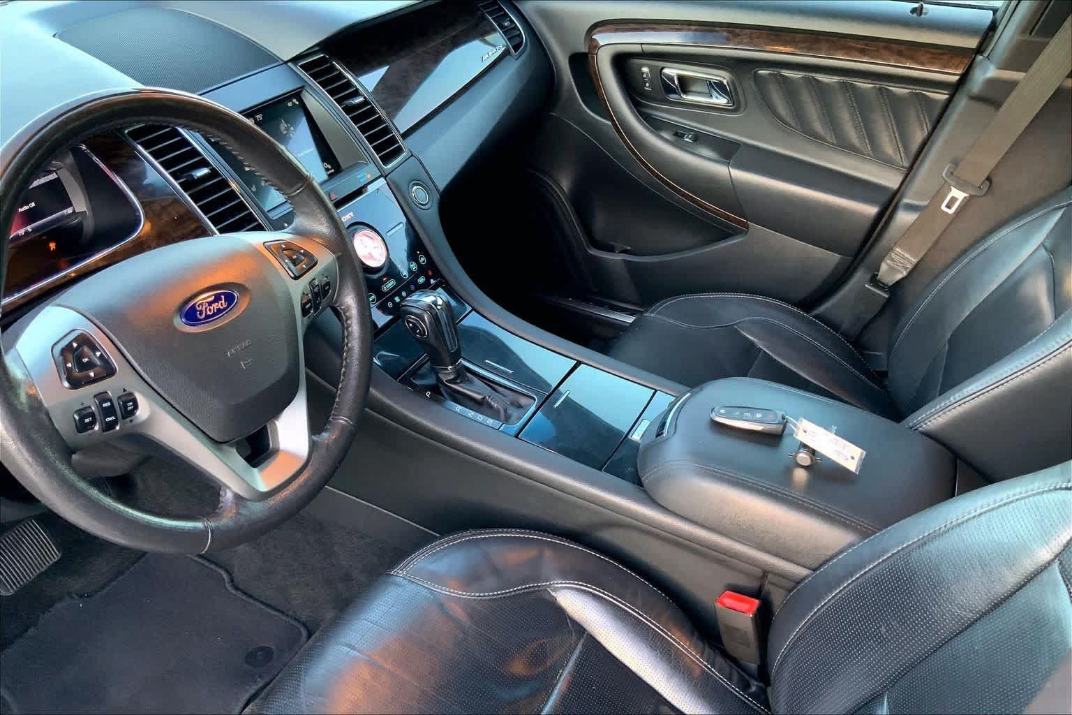 Used 2017 Ford Taurus Limited FWD image 15