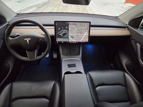 Used 2021 Tesla Model Y Long Range image 2