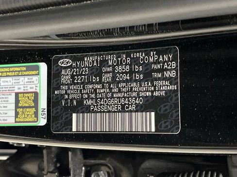 Used 2024 Hyundai Elantra SEL w/ Convenience Package image 37