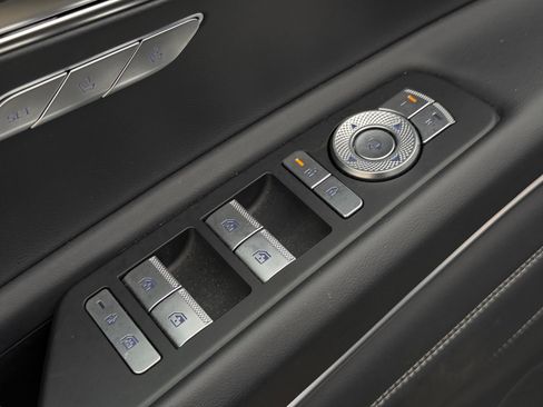 Used 2025 Genesis GV80 2.5T Standard image 22