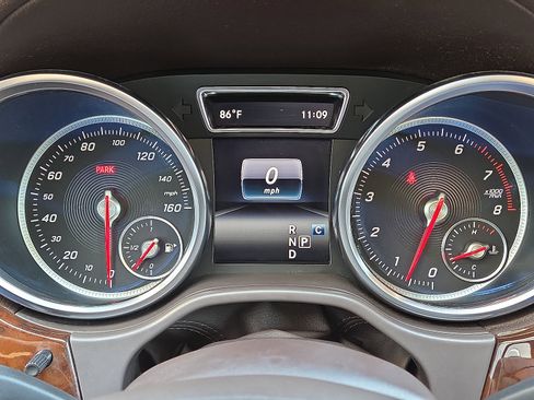 Used 2019 Mercedes-Benz GLS 450 4MATIC image 14