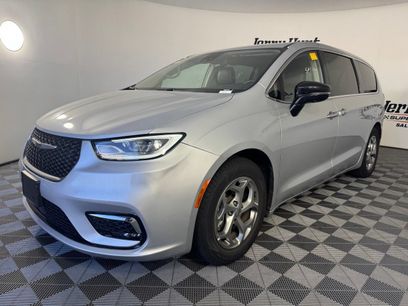 Used 2024 Chrysler Pacifica Limited