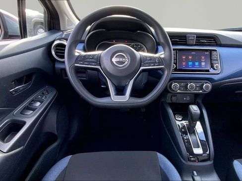 Used 2025 Nissan Versa SV image 8