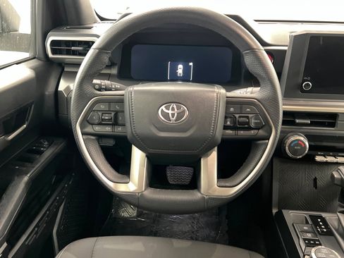 Used 2025 Toyota Tacoma TRD Off-Road image 13