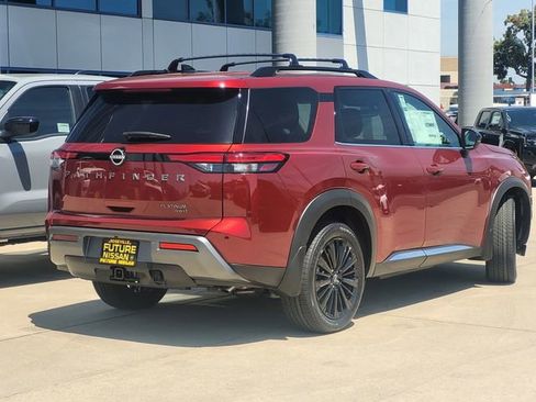 New 2026 Nissan Pathfinder Platinum AWD/4WD image 5