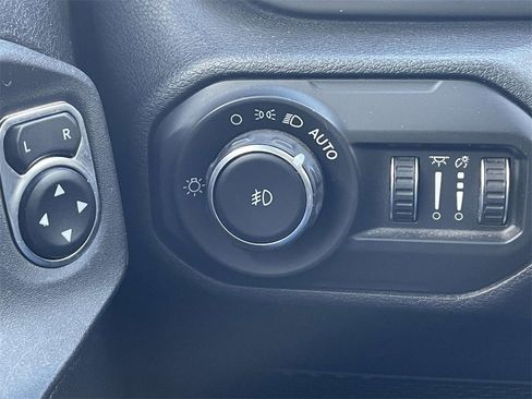 Used 2021 Jeep Wrangler Unlimited Sport image 25