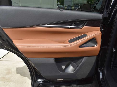 Used 2023 INFINITI QX60 Sensory w/ Vision Package AWD/4WD image 10
