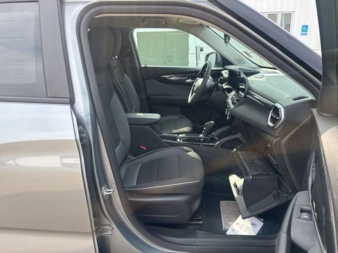Used 2025 Chevrolet TrailBlazer LT AWD/4WD image 25