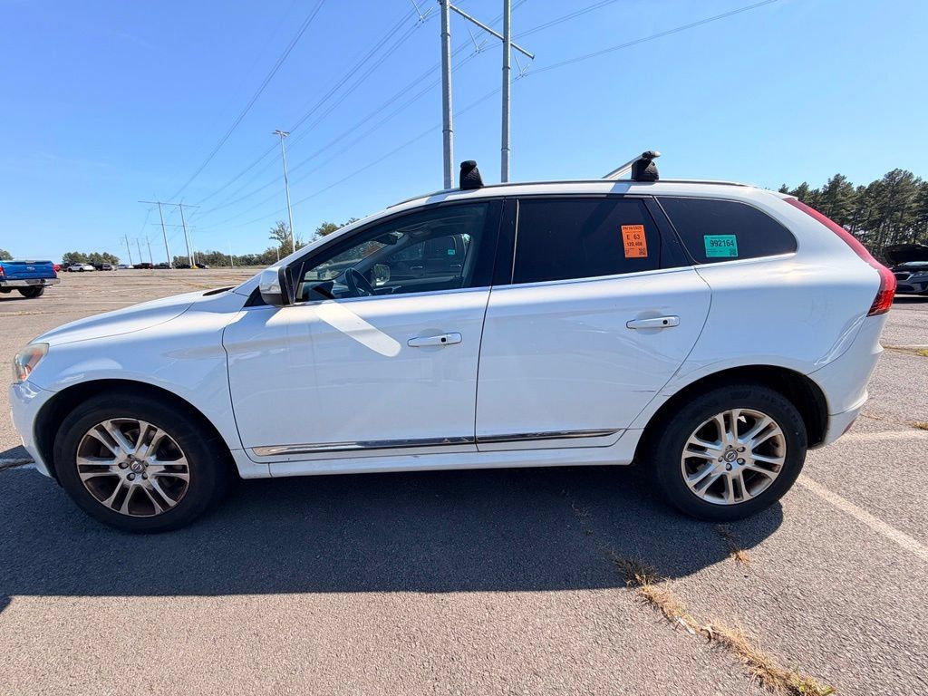Used 2016 Volvo XC60 T5 Premier w/ Proximity Package AWD/4WD image 5