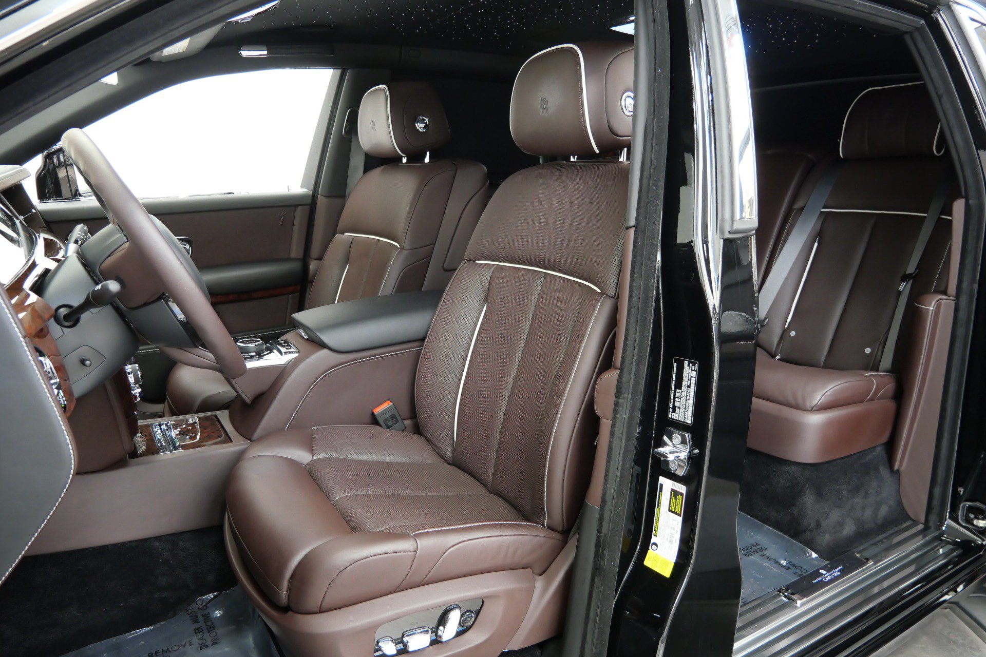 Used 2019 Rolls-Royce Phantom Sedan RWD image 22