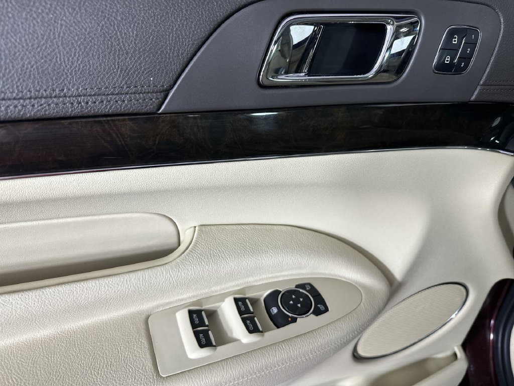 Used 2017 Lincoln MKT FWD image 26